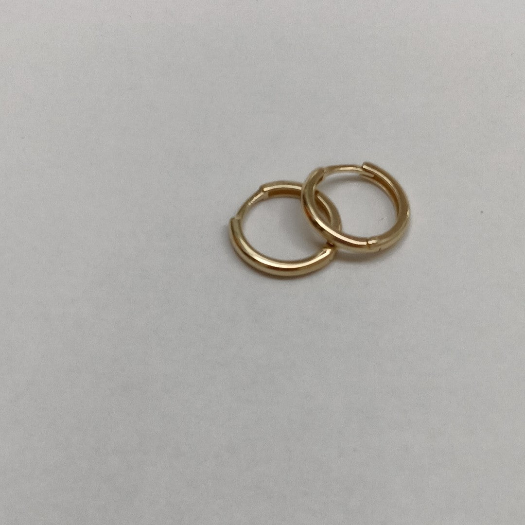 ARETES HUGGIES LISAS 14K 1.4 GR (NUEVO)