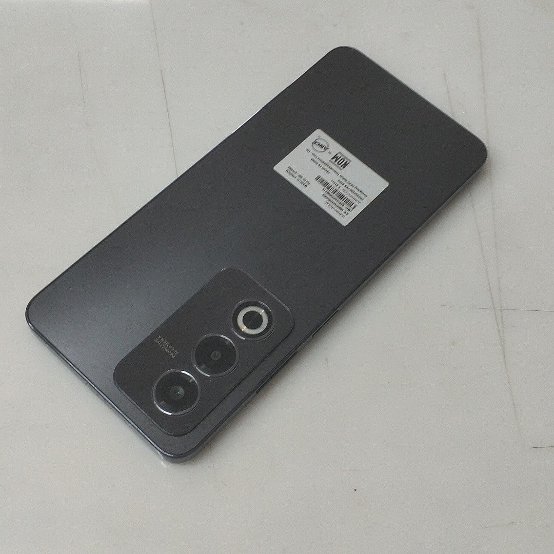 CELULAR OPPO A80 5G CPH2639 (2024) 256 GB 8 GB RAM (SEMINUEVO)