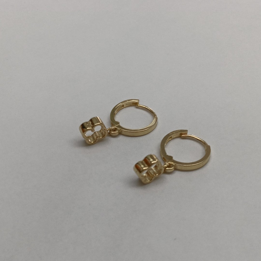 ARETES ARRACADAS CON DIJE 14K 2.4 GR (NUEVO)