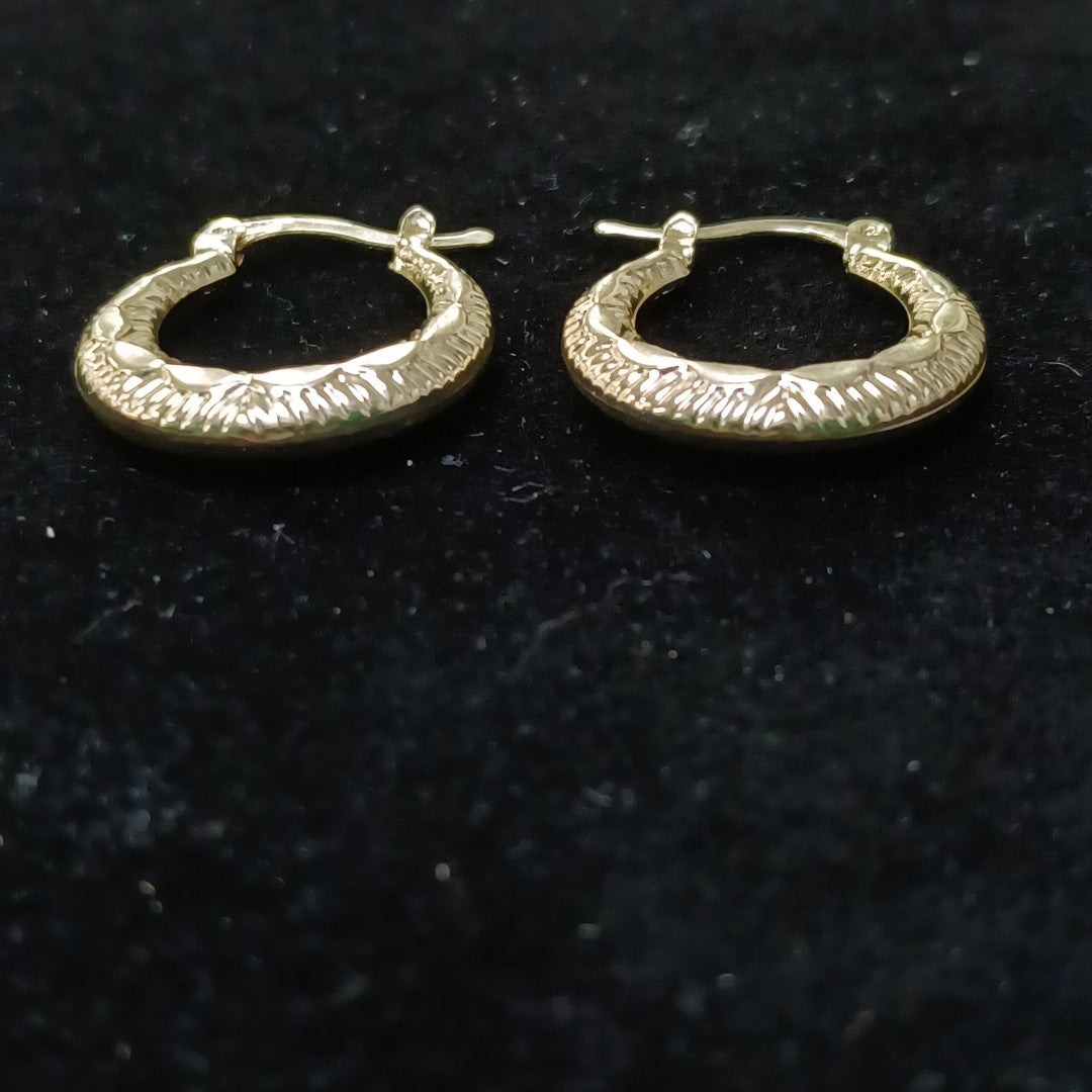 ARETES ARRACADAS HUECAS 14K 1.8 GR (NUEVO)