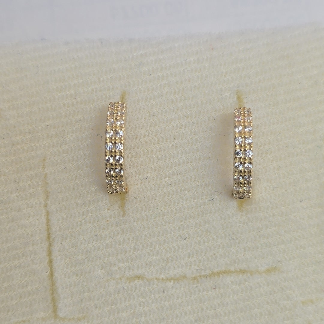 ARETES HUGGIES C CIRCONIAS 14K 1.7 GR (NUEVO)