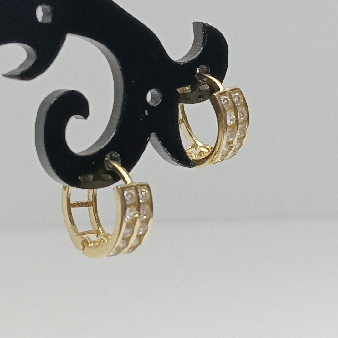ARETES HUGGIES C CIRCONIAS 14K 1.7 GR (NUEVO)