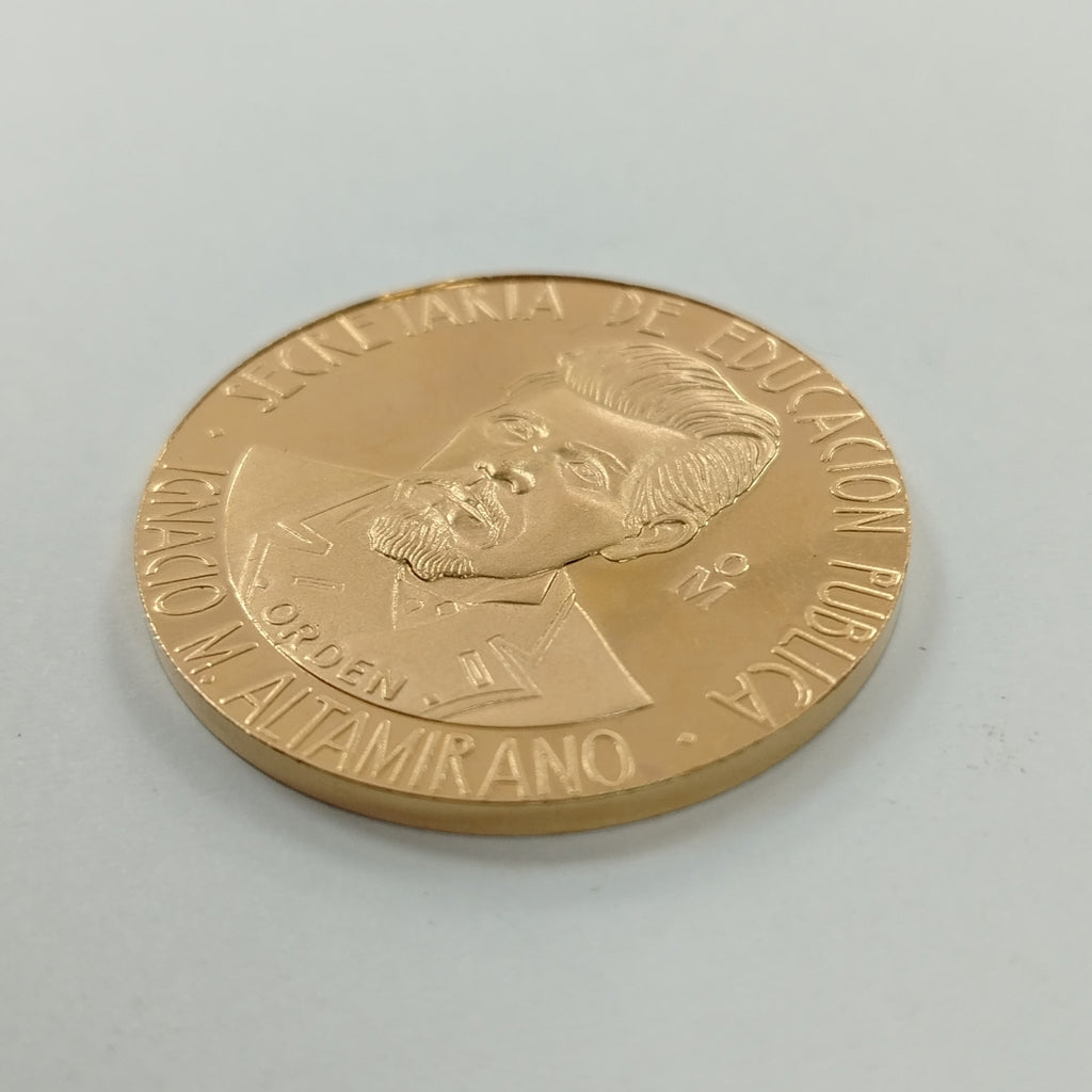 MEDALLA CONMEMORATIVA ORO 21 K 42 GRMS (SEMINUEVO)