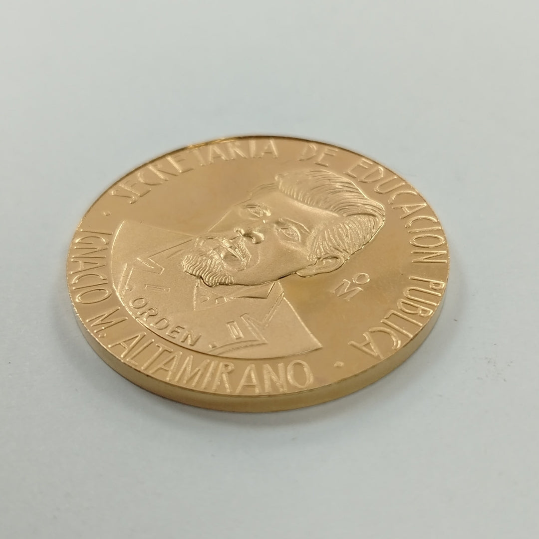 MEDALLA CONMEMORATIVA ORO 21 K 42 GRMS (SEMINUEVO)