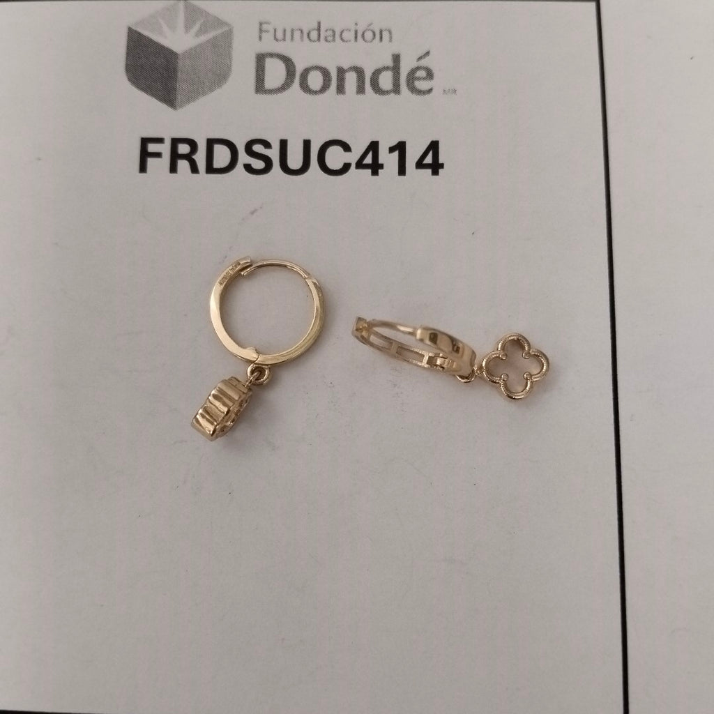 ARETES ARRACADAS CON DIJE 14K 2.4 GR (NUEVO)