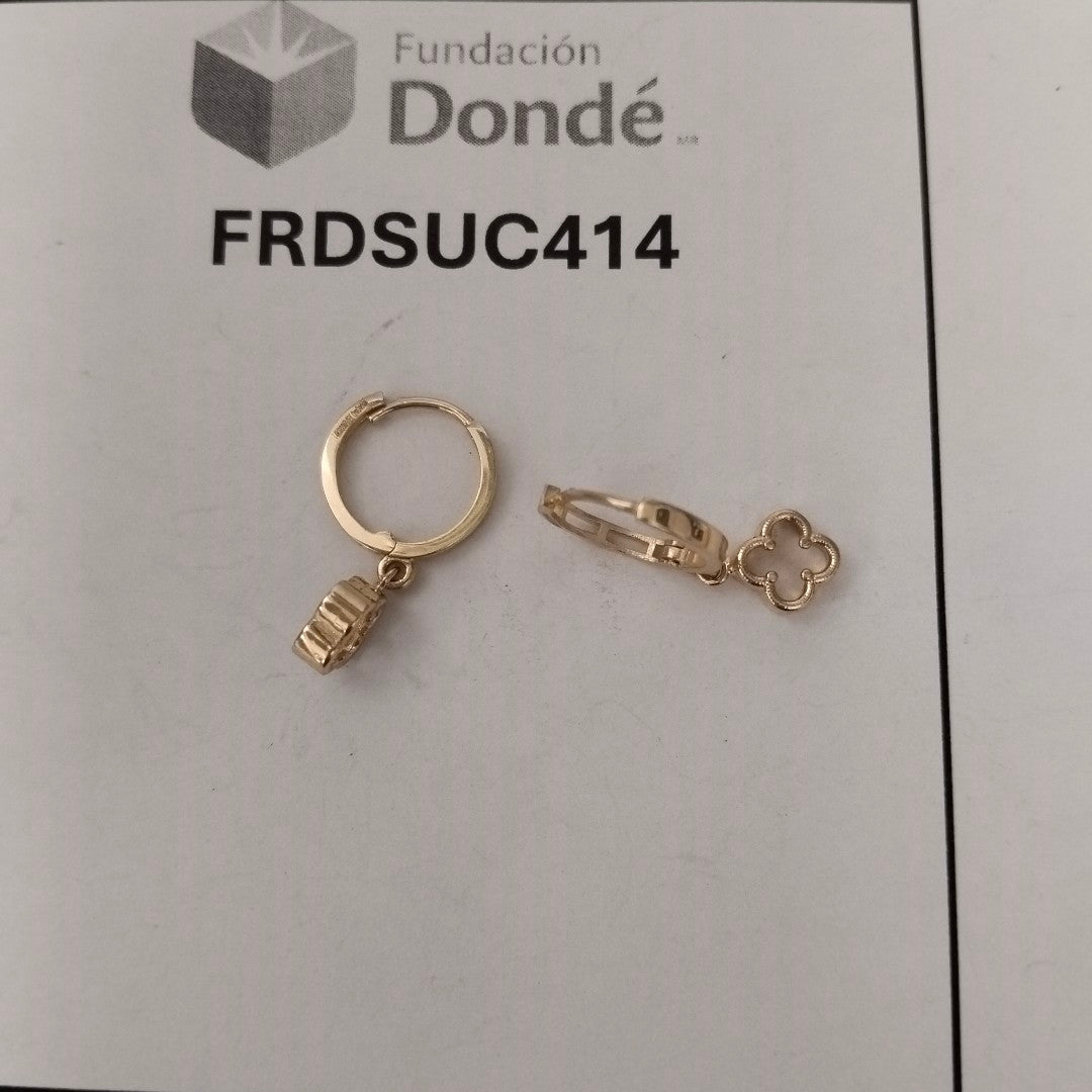 ARETES ARRACADAS CON DIJE 14K 2.4 GR (NUEVO)