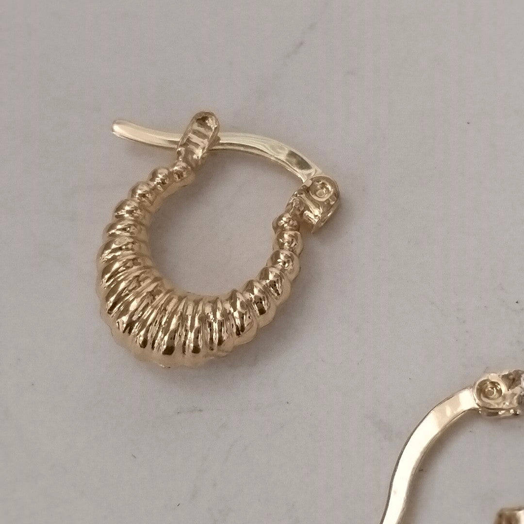 ARETES ARRACADA ESTRIADAS 14K 1.1 GR (NUEVO)