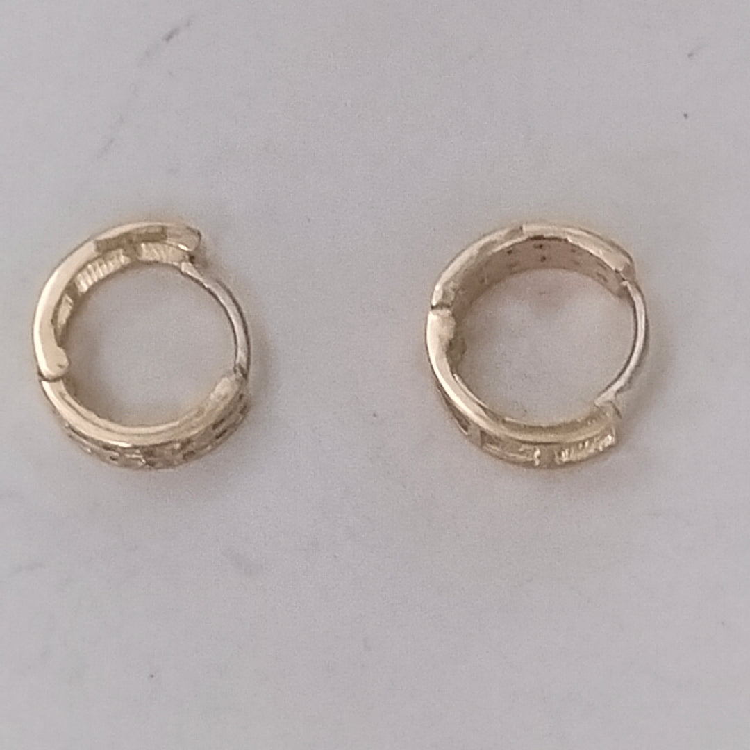 ARETES HUGGIES C CIRCONIAS 14K 1.7 GR (NUEVO)
