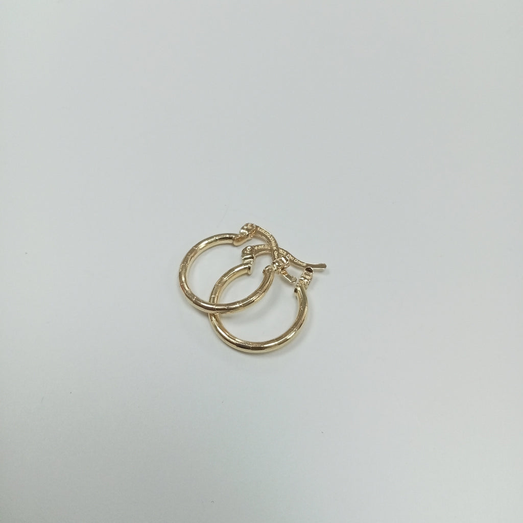 ARETES ARRACADAS ESTRIADAS 14K 1.4 GR (NUEVO)
