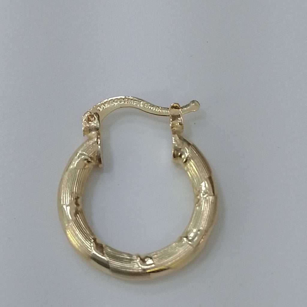 ARETES ARRACADAS TROQUELADAS 14K 2.2 GR (NUEVO)