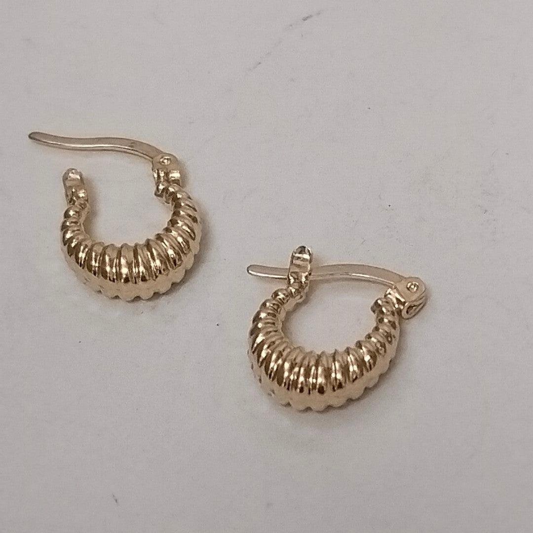 ARETES ARRACADA ESTRIADAS 14K 1.1 GR (NUEVO)