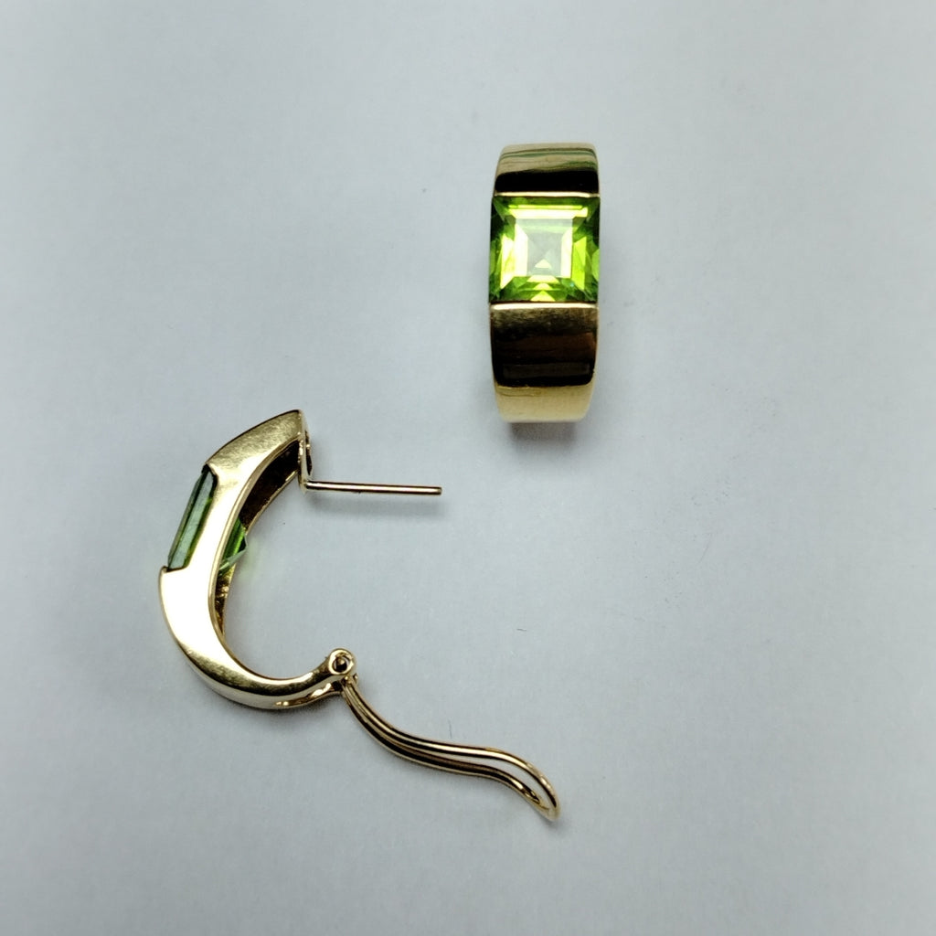 ARETES PAR ORO 18 K 8.6 GRMS (SEMINUEVO)