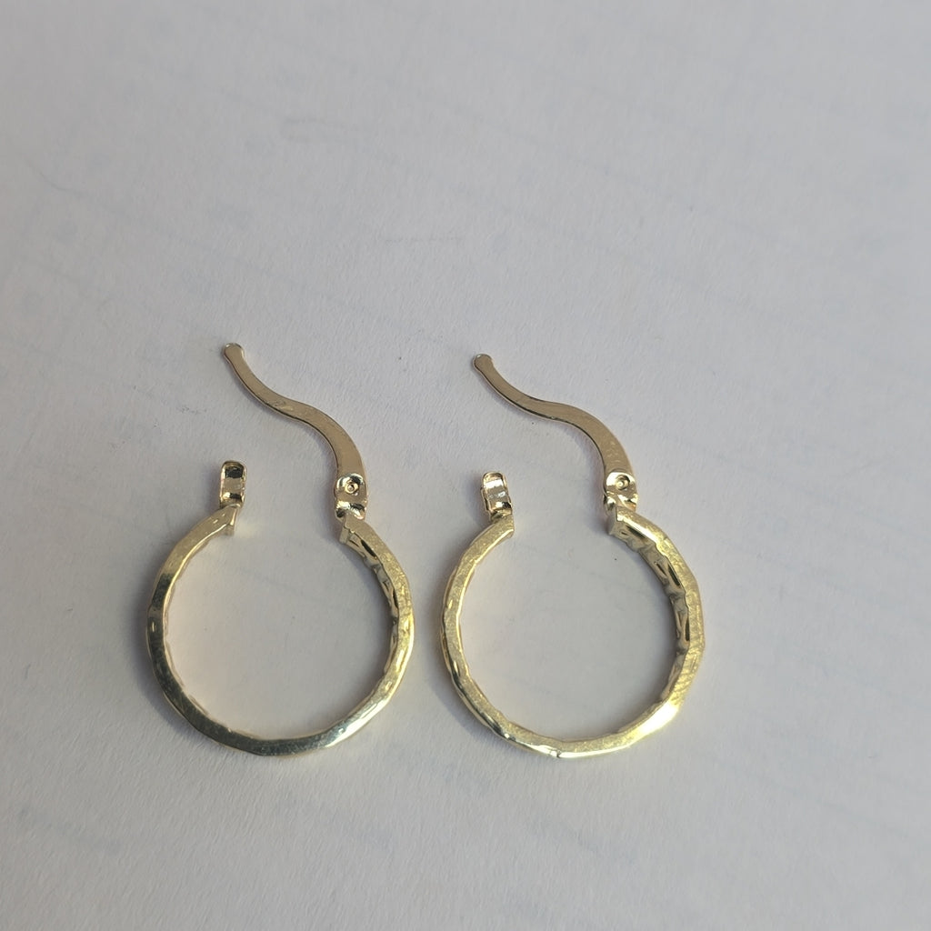 ARETES ARRACADAS FIG GRECAS 14K 1.8 GR (NUEVO)