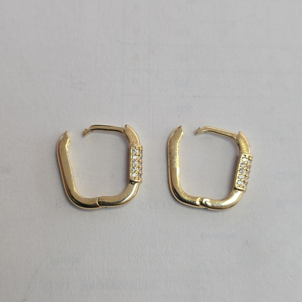 ARETES HUGGIES OVALADA C CIRCONIAS 14K 2.4 GR (NUEVO)