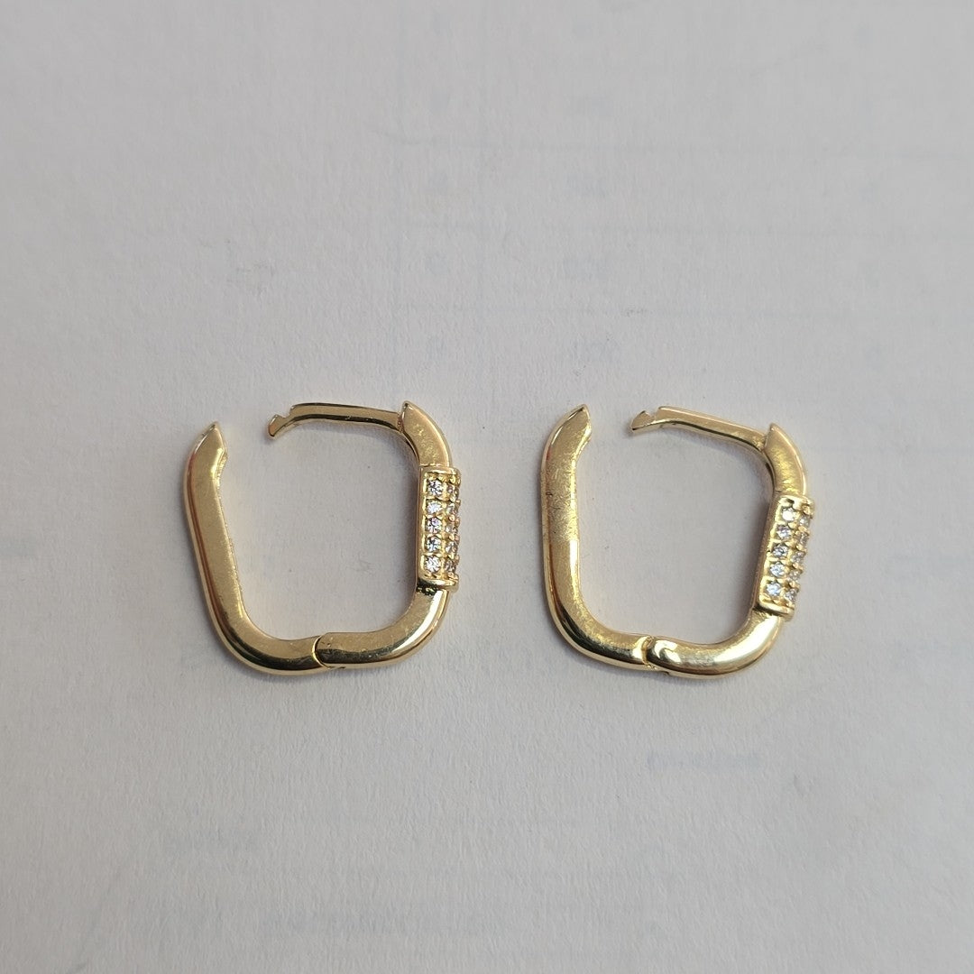 ARETES HUGGIES OVALADA C CIRCONIAS 14K 2.4 GR (NUEVO)