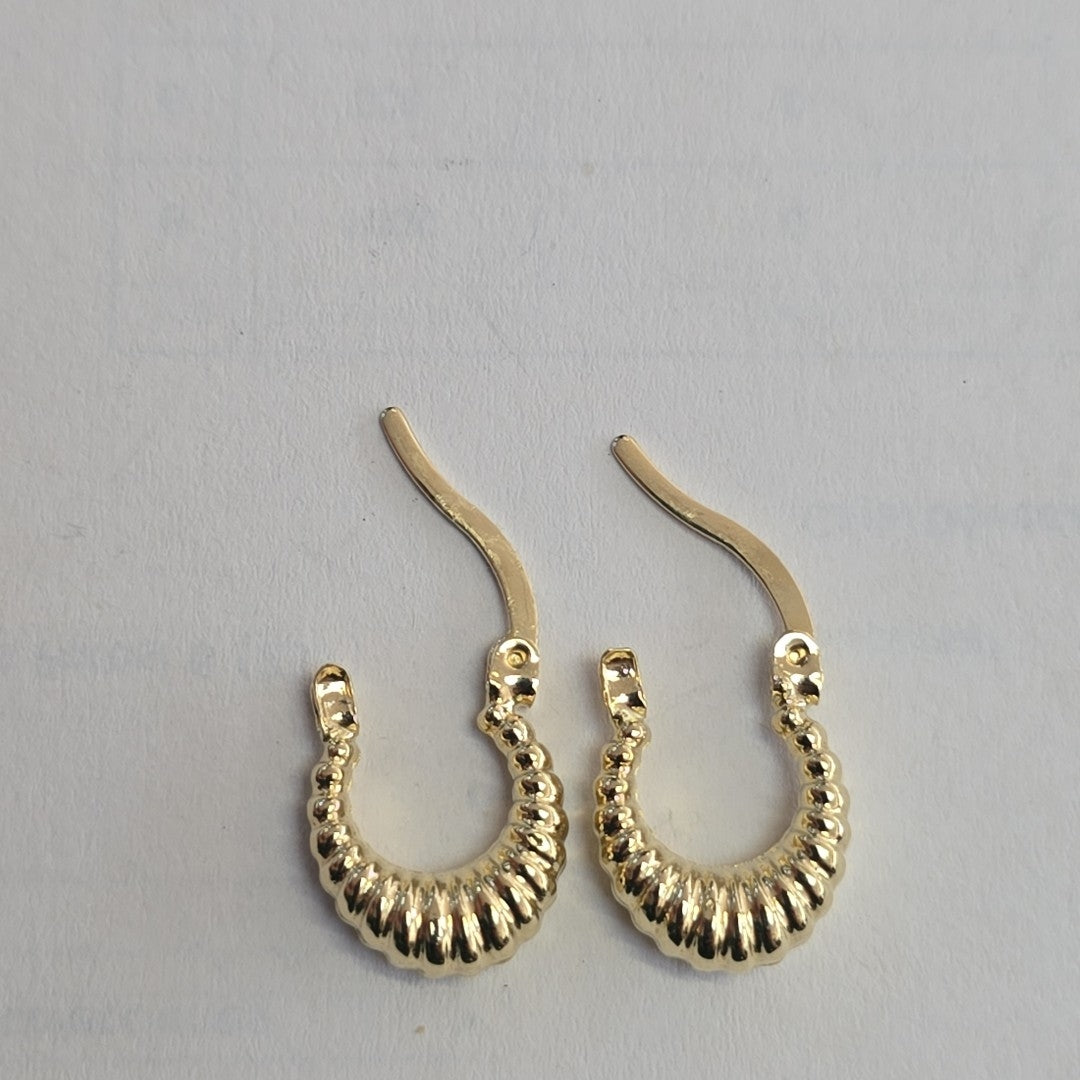 ARETES ARRACADA ESTRIADAS 14K 1.1 GR (NUEVO)