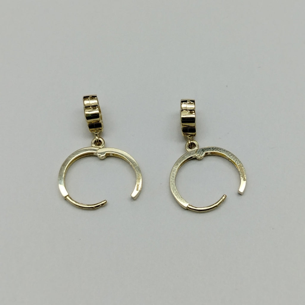 ARETES ARRACADAS CON DIJE 14K 2.4 GR (NUEVO)