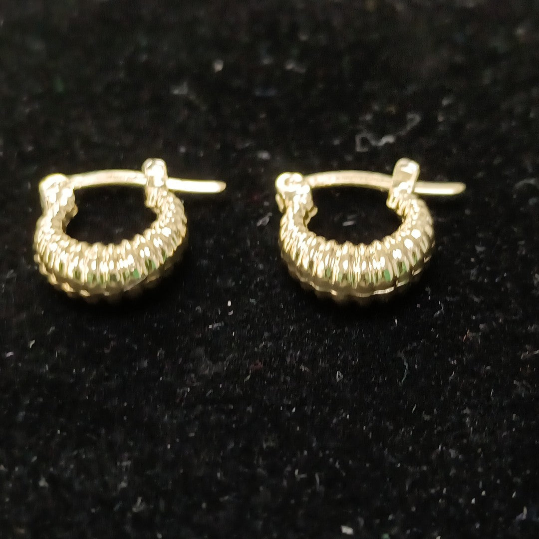 ARETES ARRACADA ESTRIADAS 14K 1.1 GR (NUEVO)