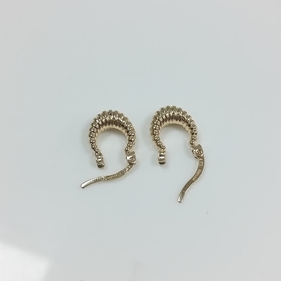 ARETES ARRACADA ESTRIADAS 14K 1.1 GR (NUEVO)
