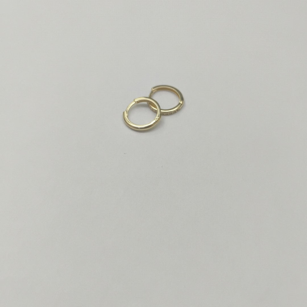 ARETES HUGGIES C CIRCONIA 14K 1.7 GR (NUEVO)