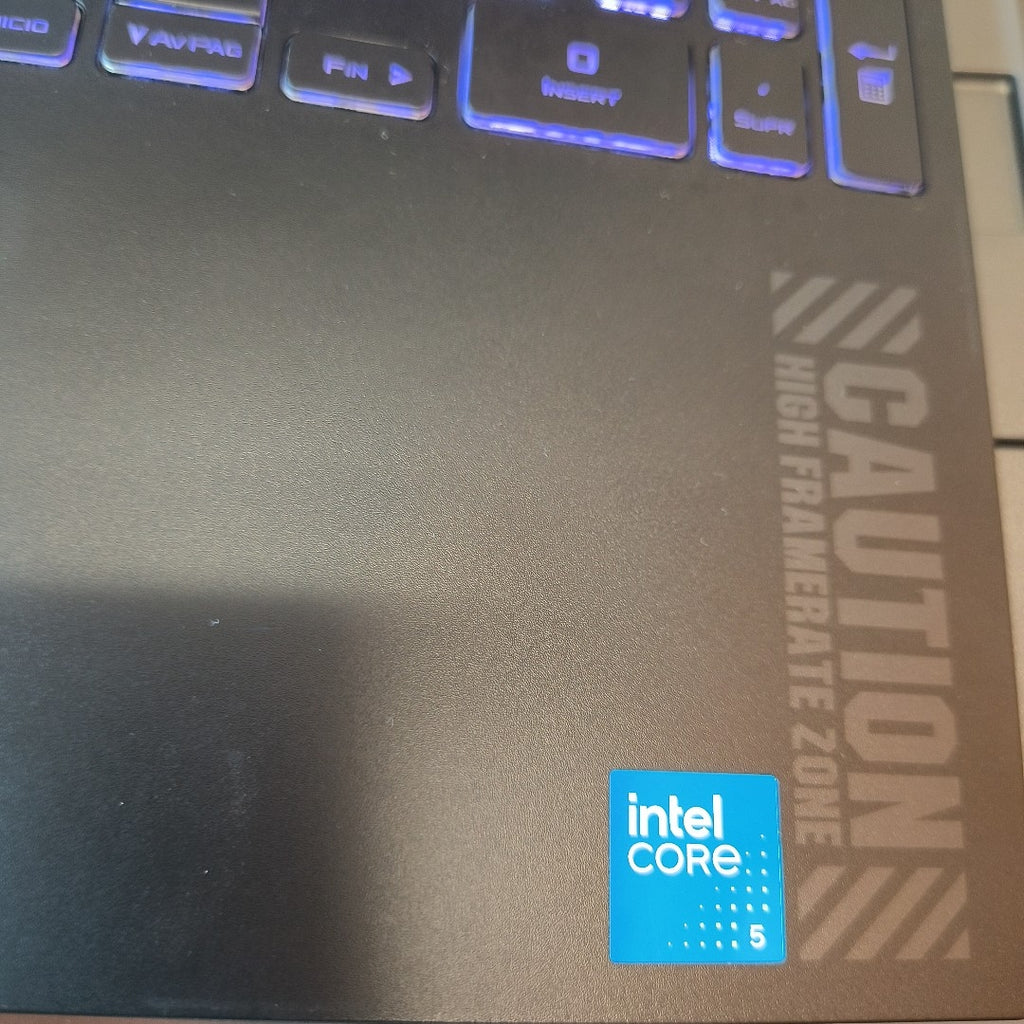 LAPTOP ASUS TUF GAMING F16 FX607VJ-RL023W (2025) 1 TB SSD 16 GB RAM (SEMINUEVO)