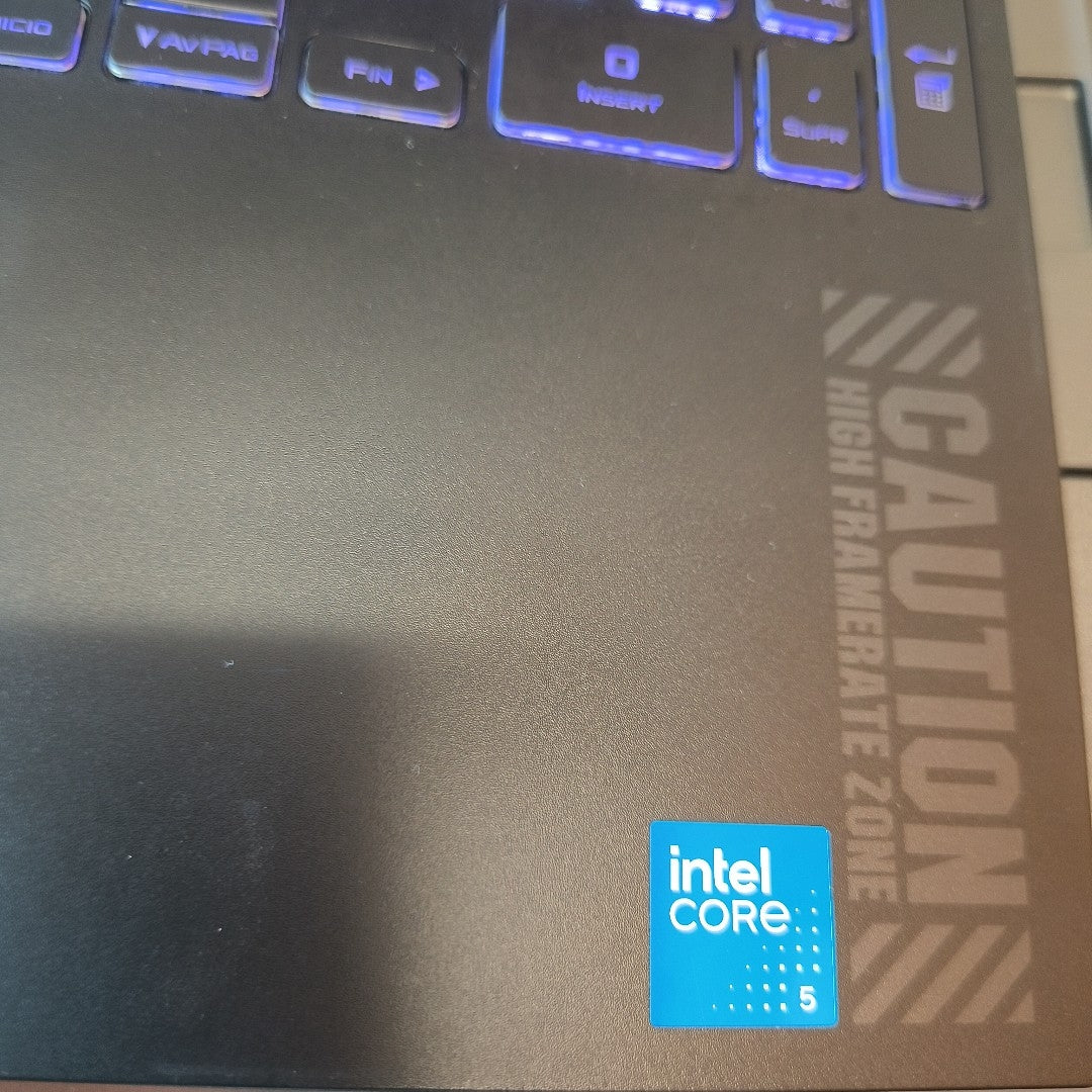 LAPTOP ASUS TUF GAMING F16 FX607VJ-RL023W (2025) 1 TB SSD 16 GB RAM (SEMINUEVO)