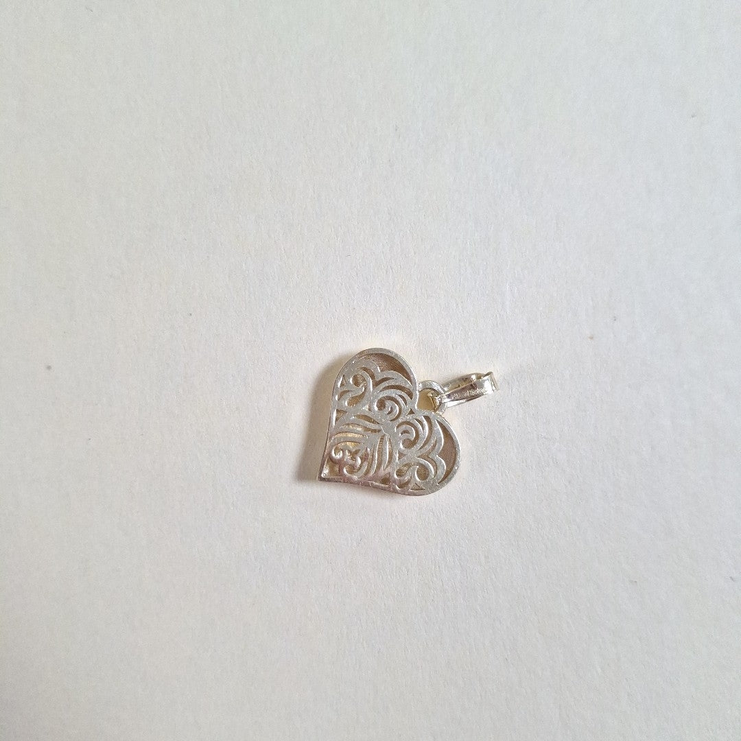 DIJE TEJIDO CORAZON LABRADO COMBINADO 14K 1.2 GR (NUEVO)