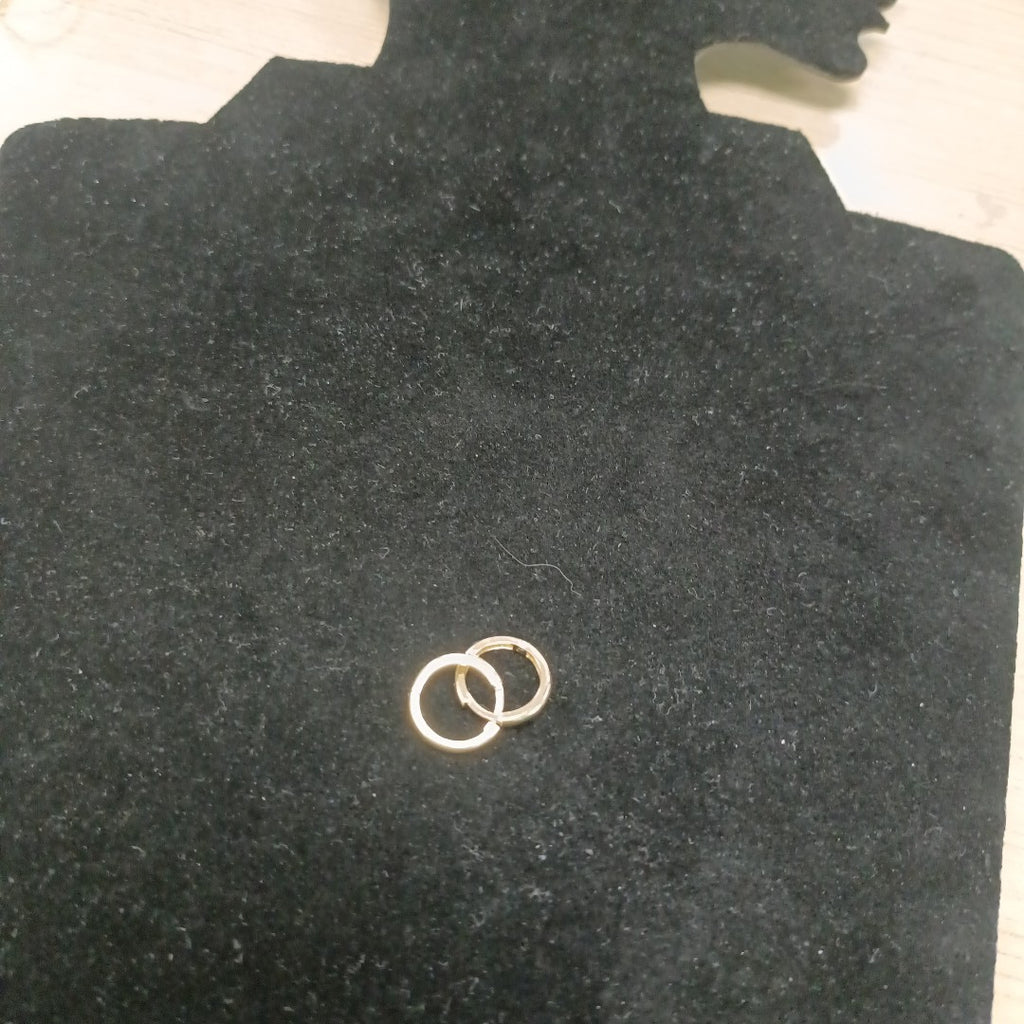 ARETES HUGGIES LISAS 14K 1.6 GR (NUEVO)