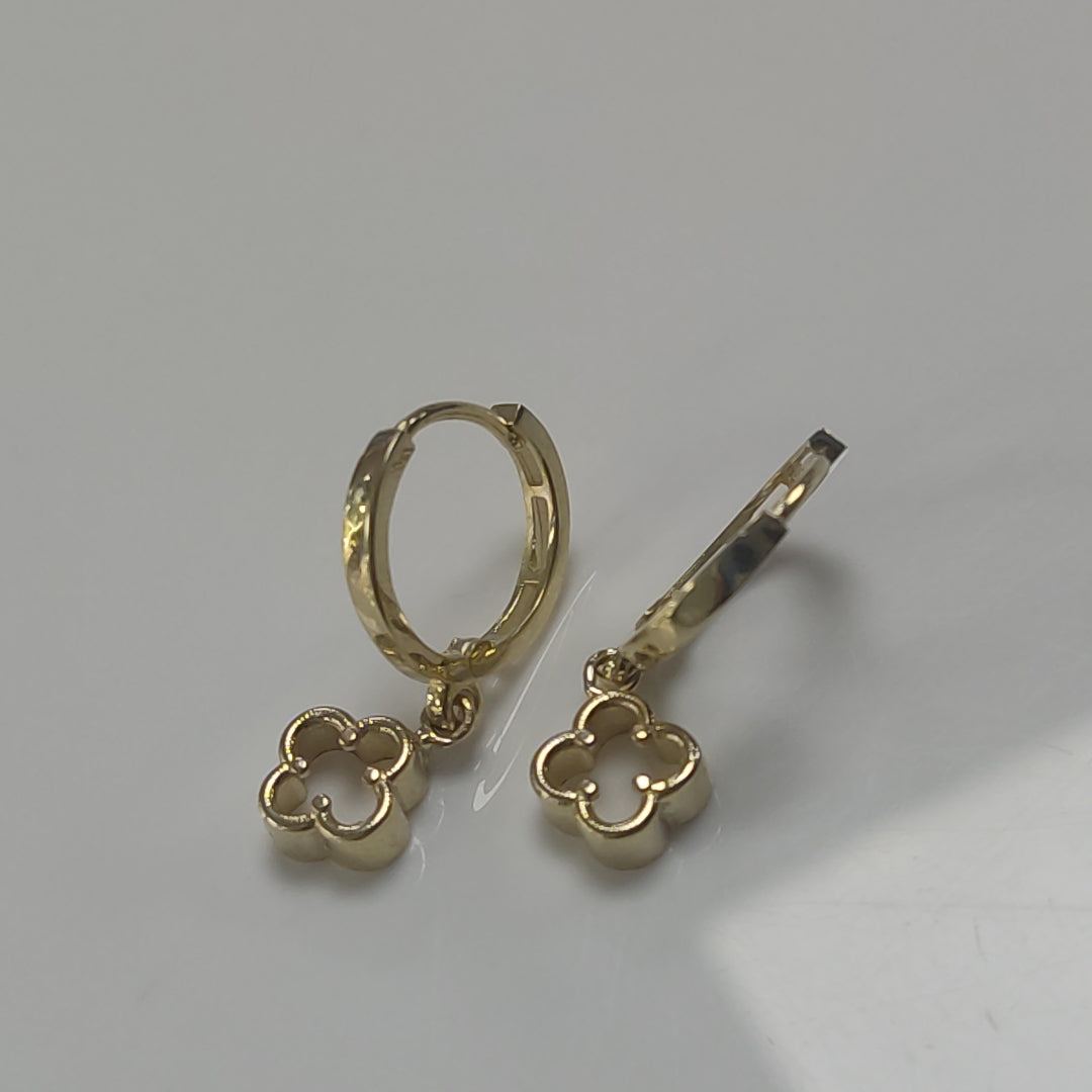 ARETES ARRACADAS CON DIJE 14K 2.4 GR (NUEVO)