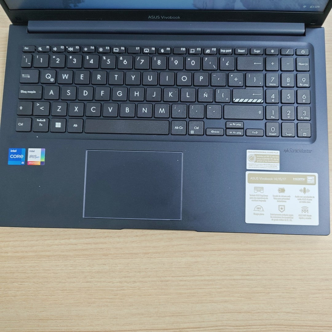 LAPTOP ASUS VIVOBOOK 15 X1504VA-NJ2536W (2025) 512 GB SSD 16 GB RAM (SEMINUEVO)