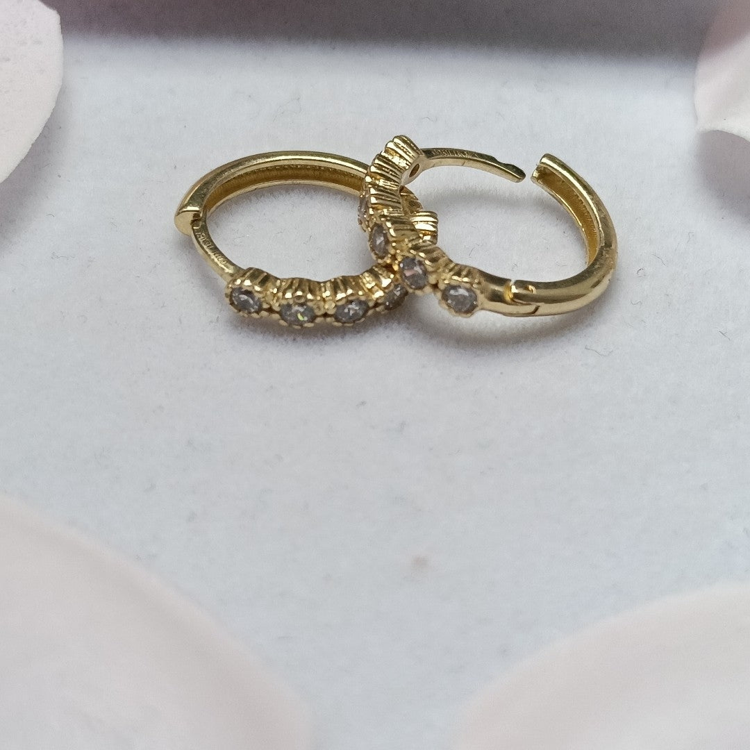 ARETES HUGGIES C CIRCONIAS 14K 2 GR (NUEVO)