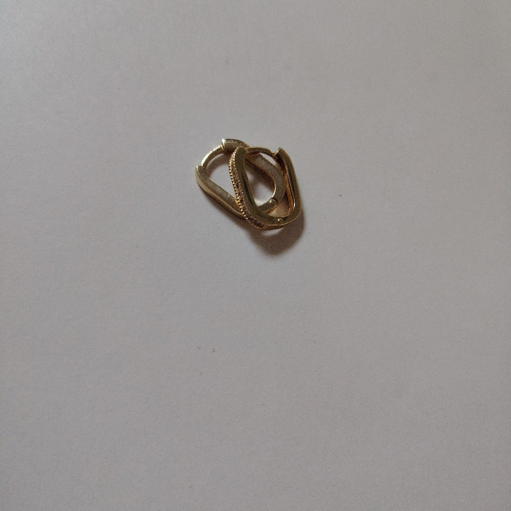 ARETES HUGGIES OVALADA C CIRCONIAS 14K 2.4 GR (NUEVO)