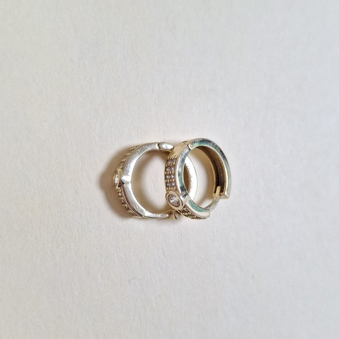 ARETES ARRACADAS C CIRCONIAS 10K 2.6 GR (NUEVO)