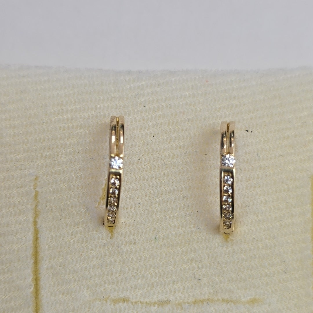 ARETES ARRACADAS C CIRCONIAS 14K 2.3 GR (NUEVO)