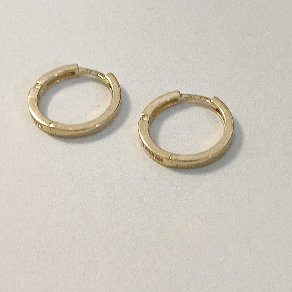 ARETES ARRACADAS LISAS 14K 2.3 GR (NUEVO)