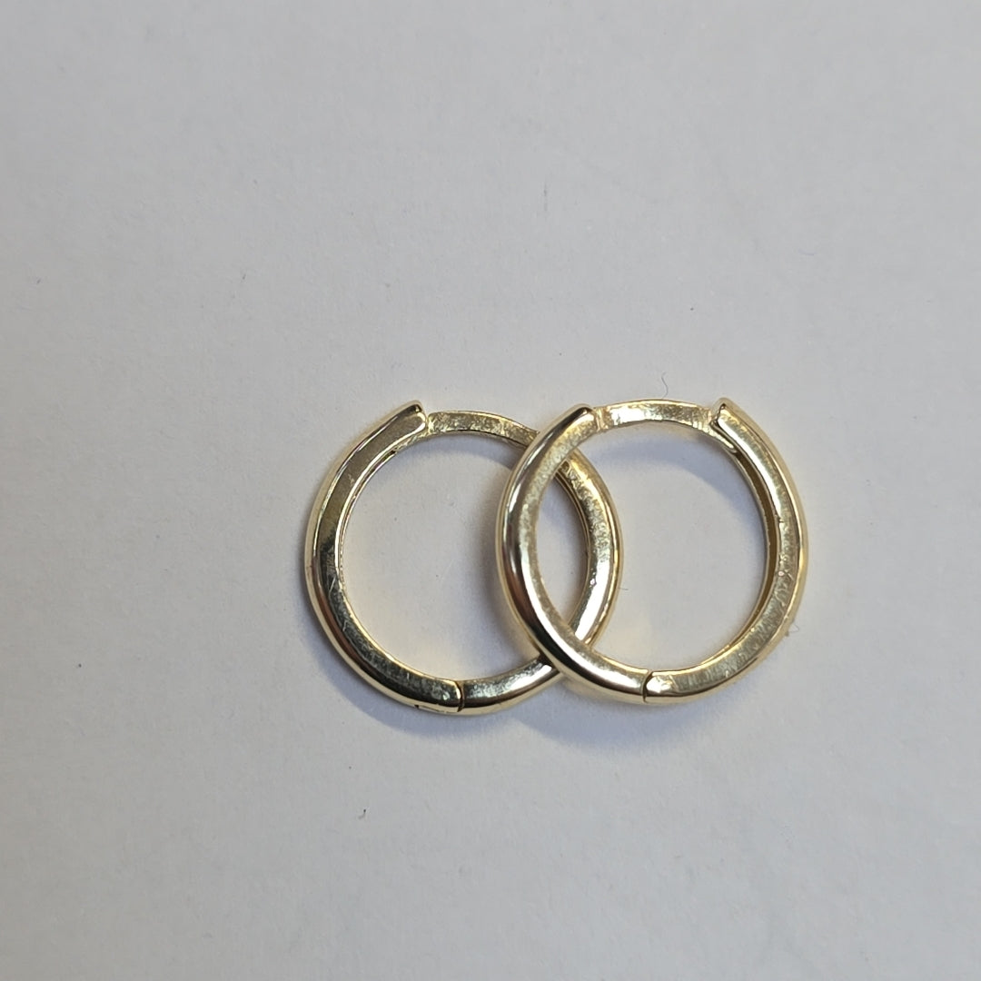 ARETES HUGGIES LISAS 14K 1.5 GR (NUEVO)