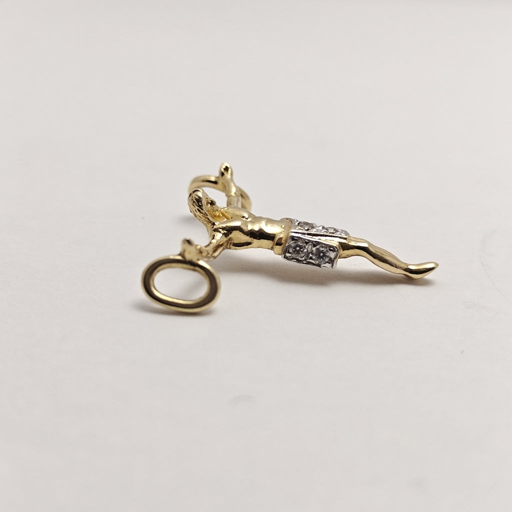 CRISTO OLIMPICO ORO 14 K 1.9 GRMS (SEMINUEVO)
