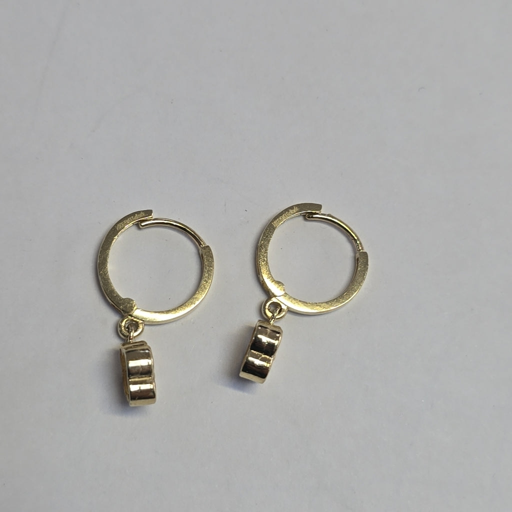 ARETES ARRACADAS CON DIJE 14K 2.4 GR (NUEVO)
