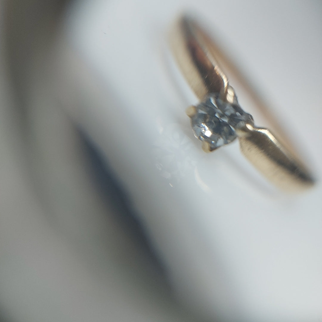 SOLITARIO ORO 14 K 1.4 GRMS (SEMINUEVO)