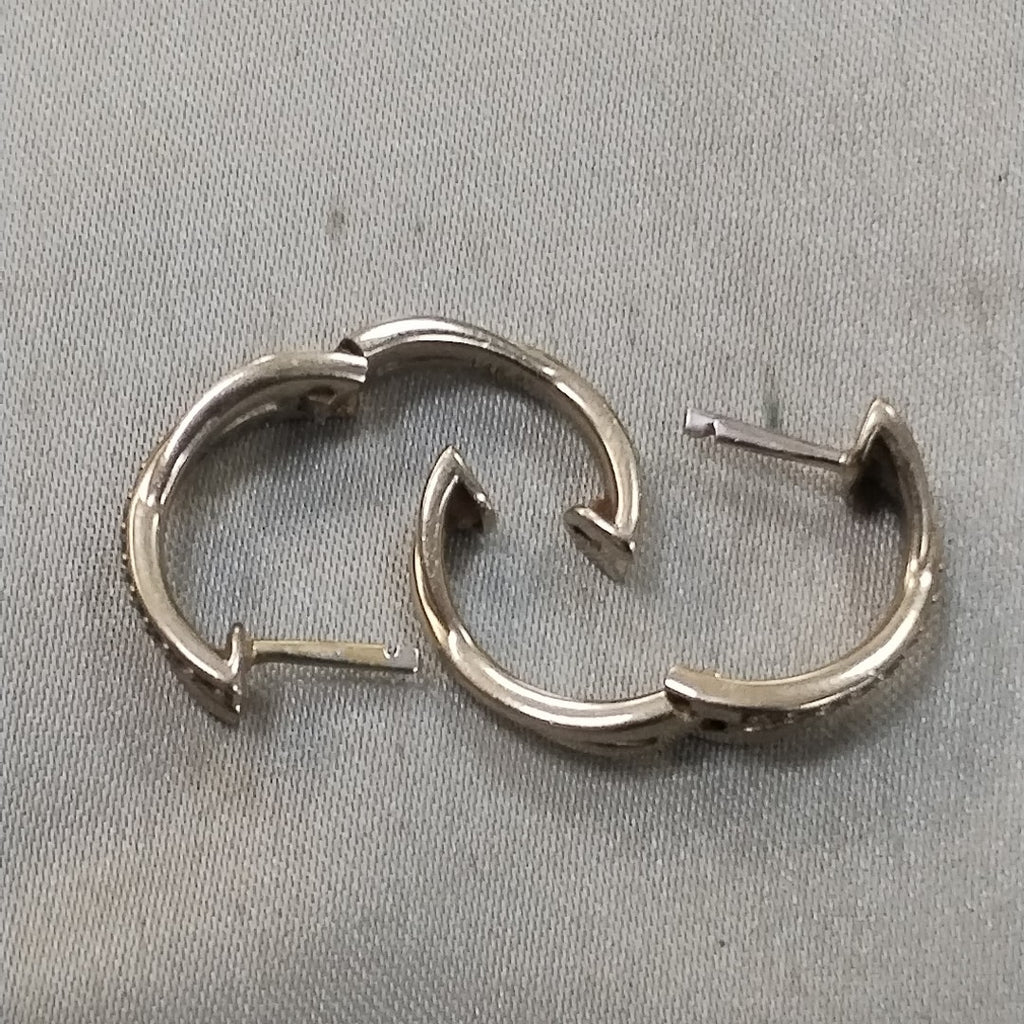ARRACADAS PAR ORO BLANCO 14 K 5.1 GRMS (SEMINUEVO)