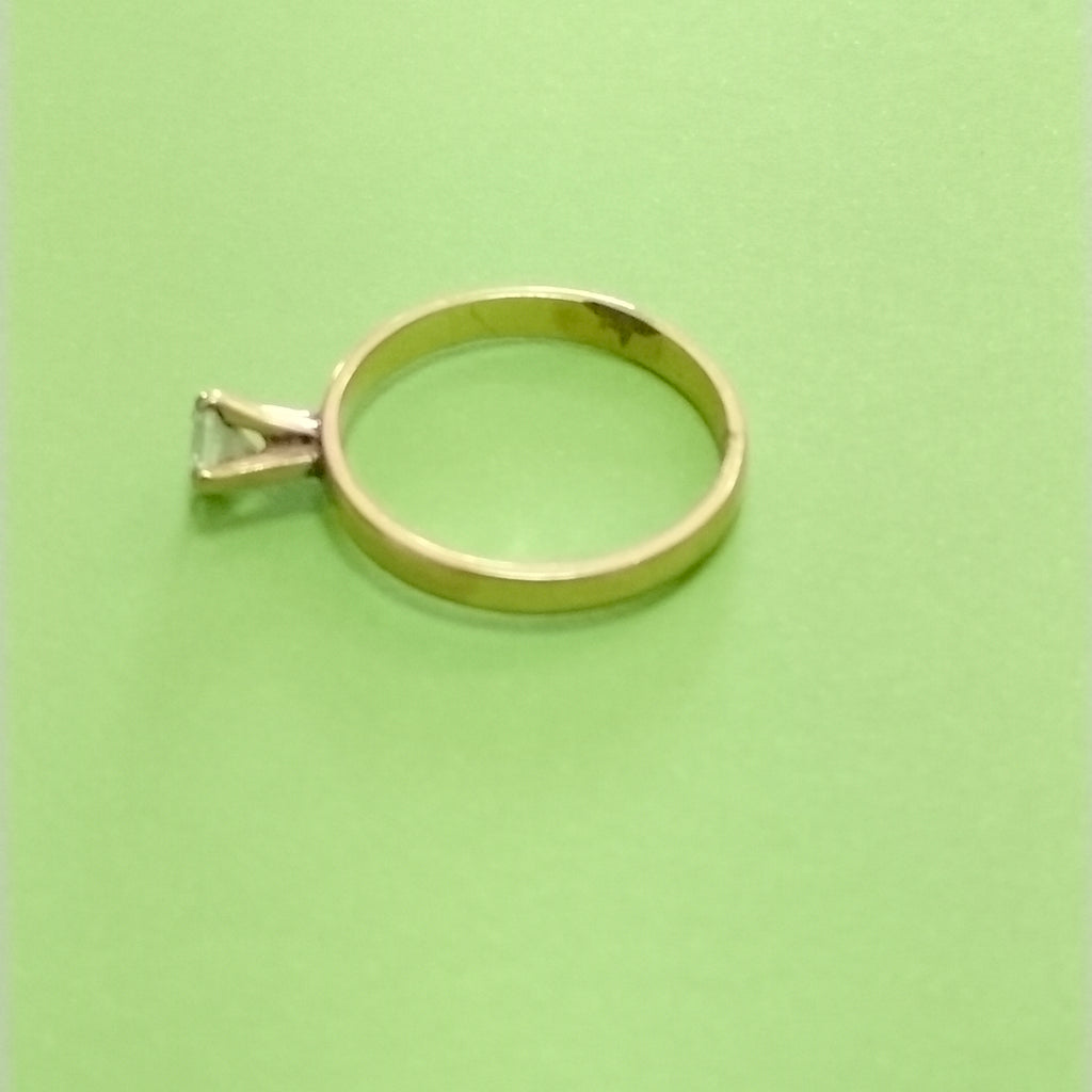 SOLITARIO ORO 10 K 3 GRMS (SEMINUEVO)