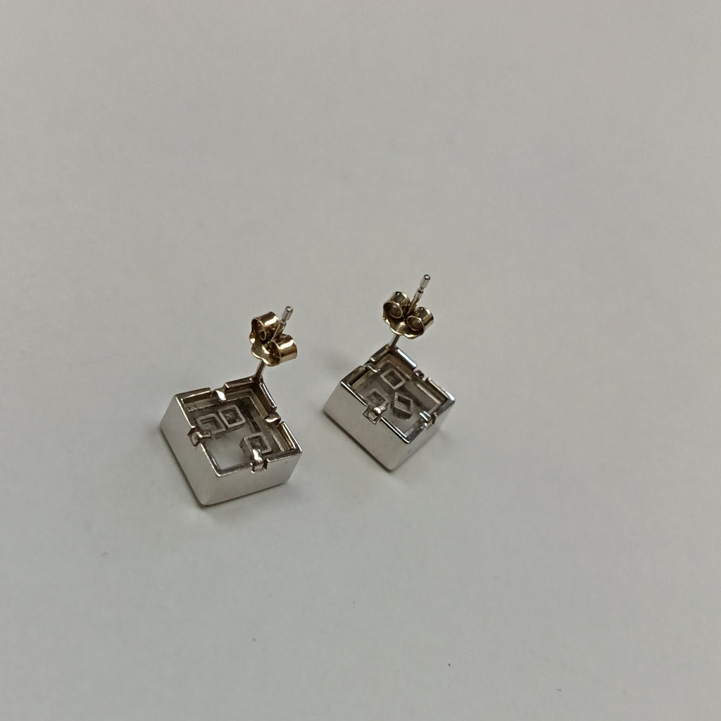 BROQUELES PAR ORO BLANCO 14 K 5,80 GRMS (SEMINUEVO)