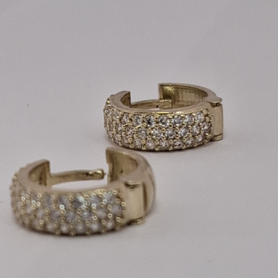 ARETES HUGGIE CON CIRCONIAS 14K 2 GR (NUEVO)