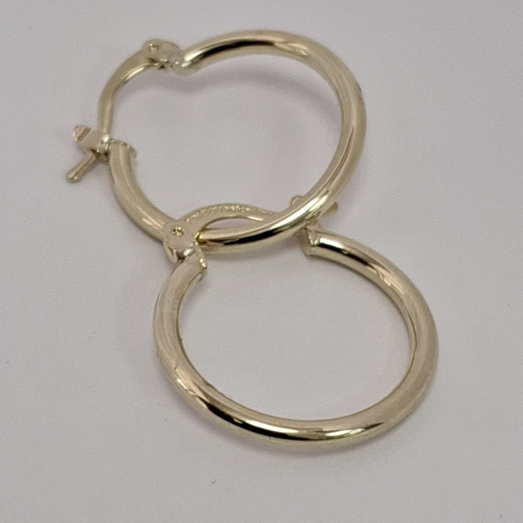 ARETES TEJIDO ARRACADAS LISAS 14K 1.2 GR (NUEVO)