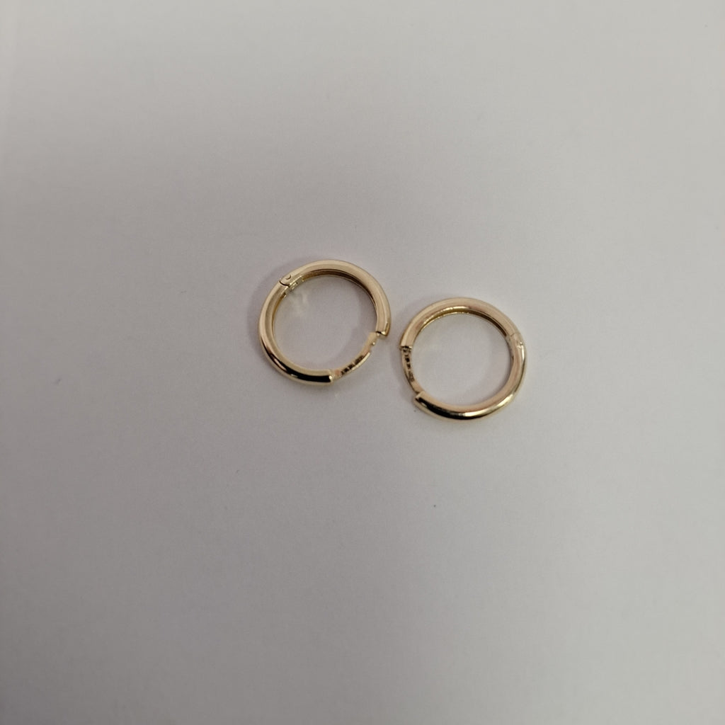 ARETES HUGGIES LISAS 14K 1.6 GR (NUEVO)