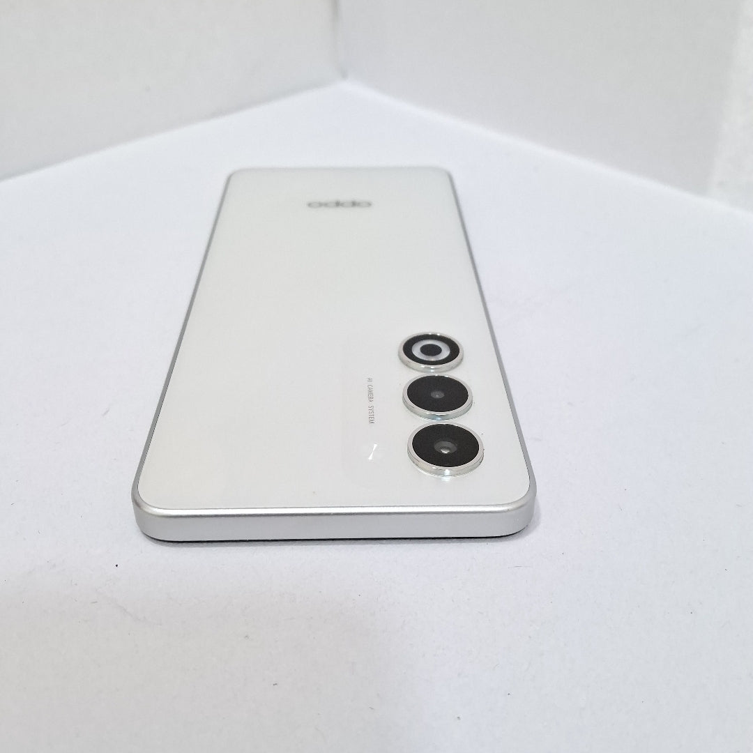 CELULAR OPPO A5 CPH2727 (2025) 256 GB 4 GB RAM (SEMINUEVO)