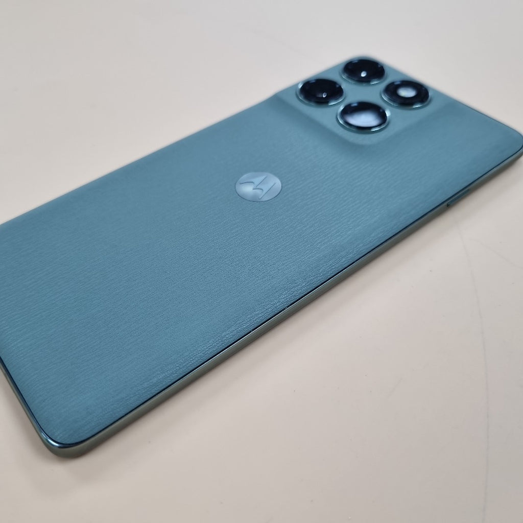 CELULAR MOTOROLA EDGE 60 PRO XT2507-1 (2025) 512 GB 12 GB RAM (SEMINUEVO)
