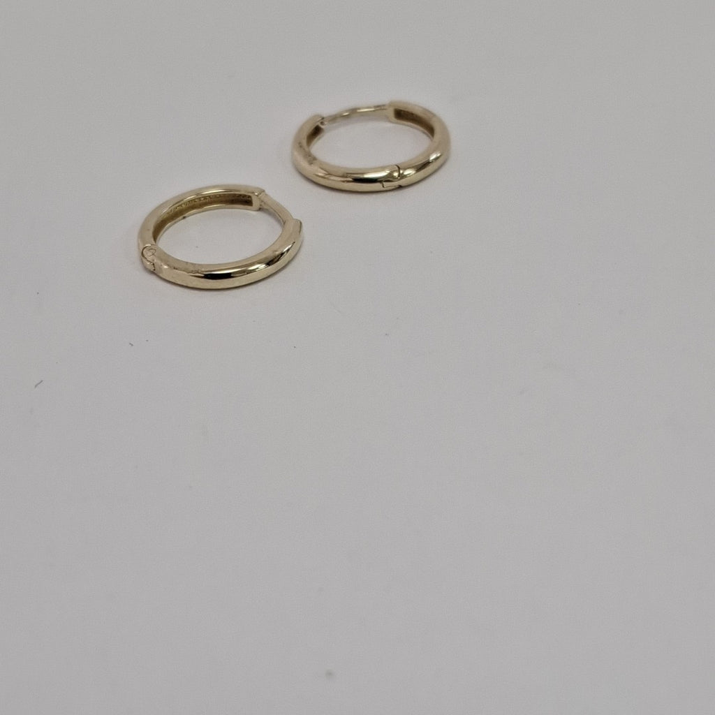 ARETES HUGGIES LISAS 14K 1.5 GR (NUEVO)