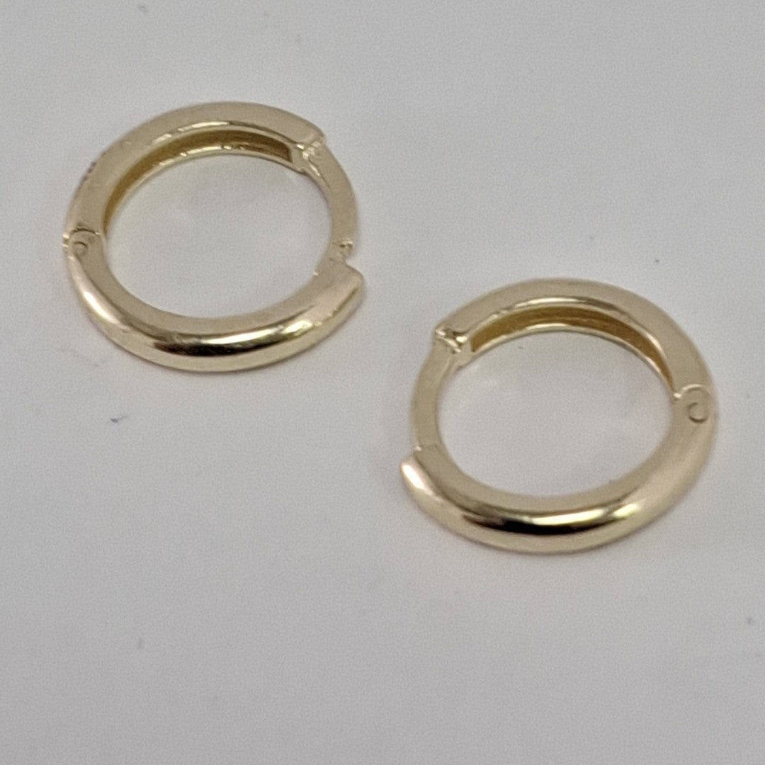ARETES HUGGIES LISAS 14K 1.3 GR (NUEVO)