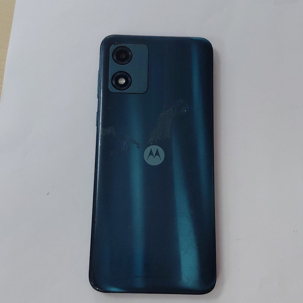 CELULAR MOTOROLA MOTO E13 XT2345-4 (2023) 64 GB 2 GB RAM (SEMINUEVO)